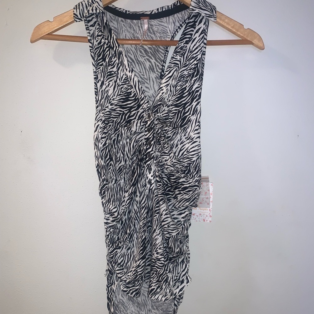 NWT FREE PEOPLE Coco white and black tank - Picture 3 of 10